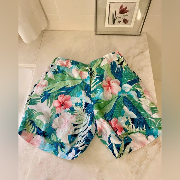 Tommy Bahama linen shorts with 4 pockets - Picture 3 of 9
